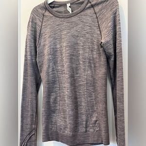 Lululemon Women's swiftly long sleeved grey crewneck pullover wool blend top 8